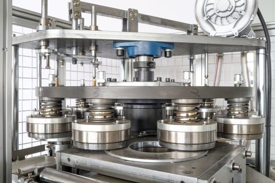 Máy làm nắp cốc nước một lớp tự động đục lỗ