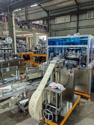 Máy làm nắp cốc nước một lớp tự động đục lỗ